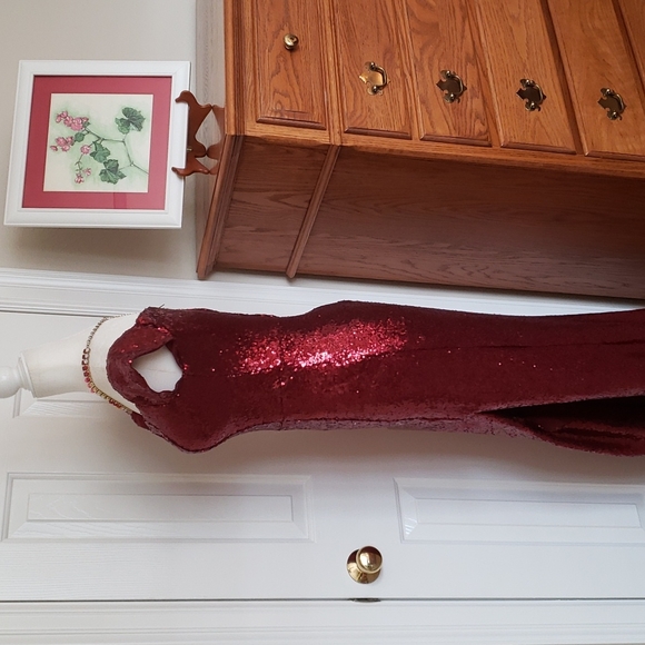 B Smart Dark Red Sequin Mermaid Gown - EUC - Picture 4 of 7